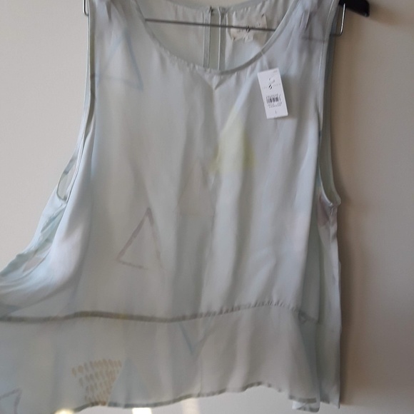 🍁🍁🍁NWT Lou & Grey Light Blue Sleeveless  Top - Picture 4 of 8